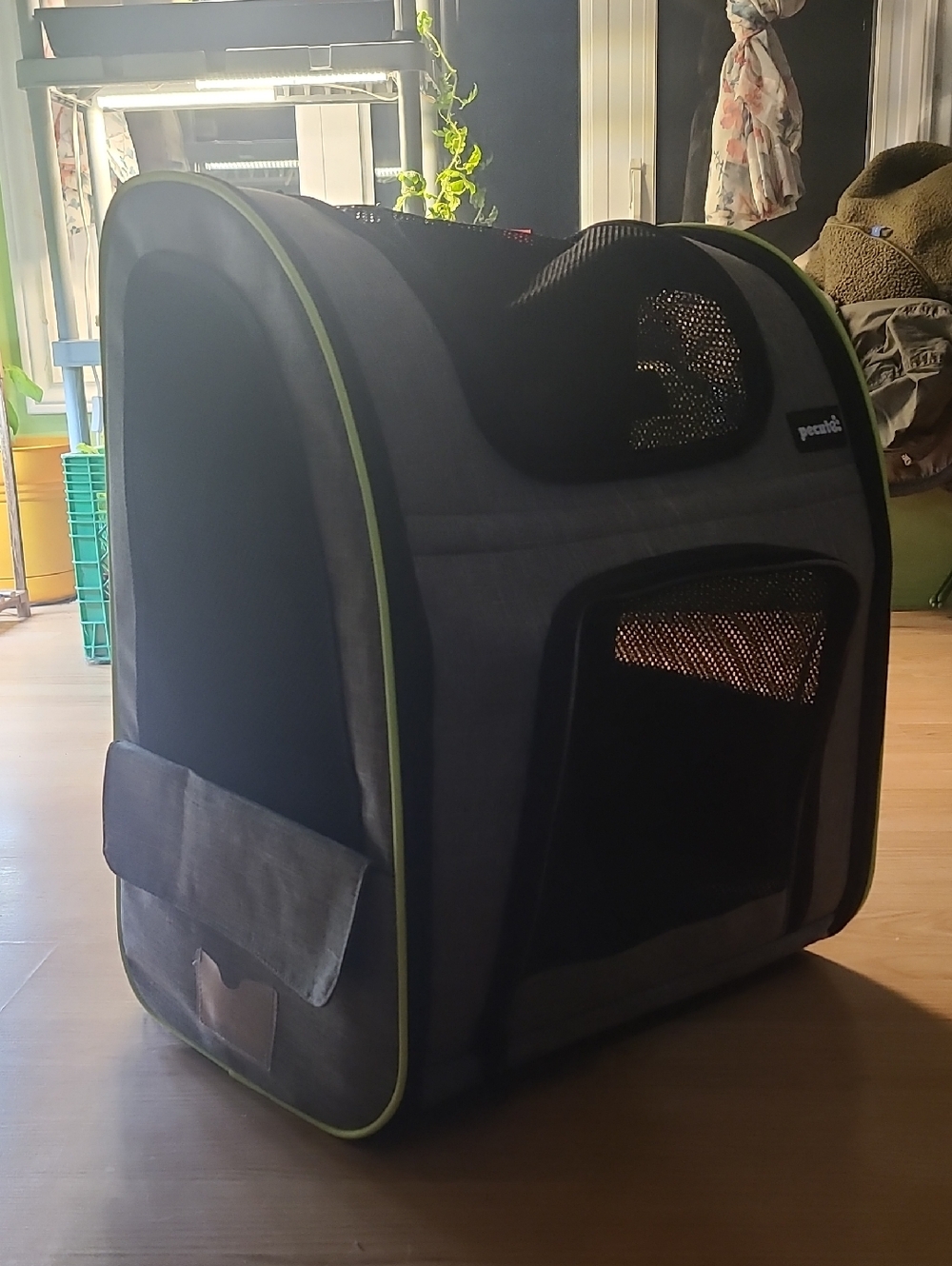 Extendable Pet Carrier/Backpack